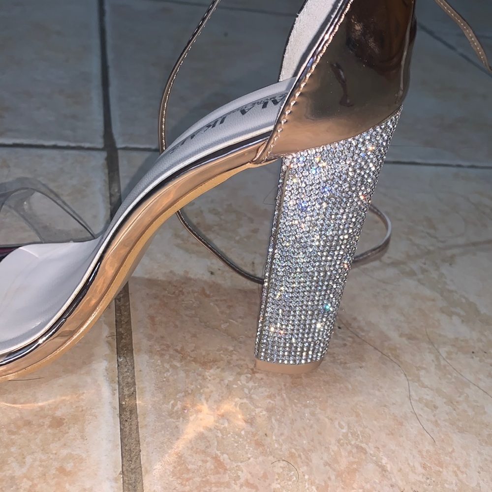 Heels - Picture 2 of 7